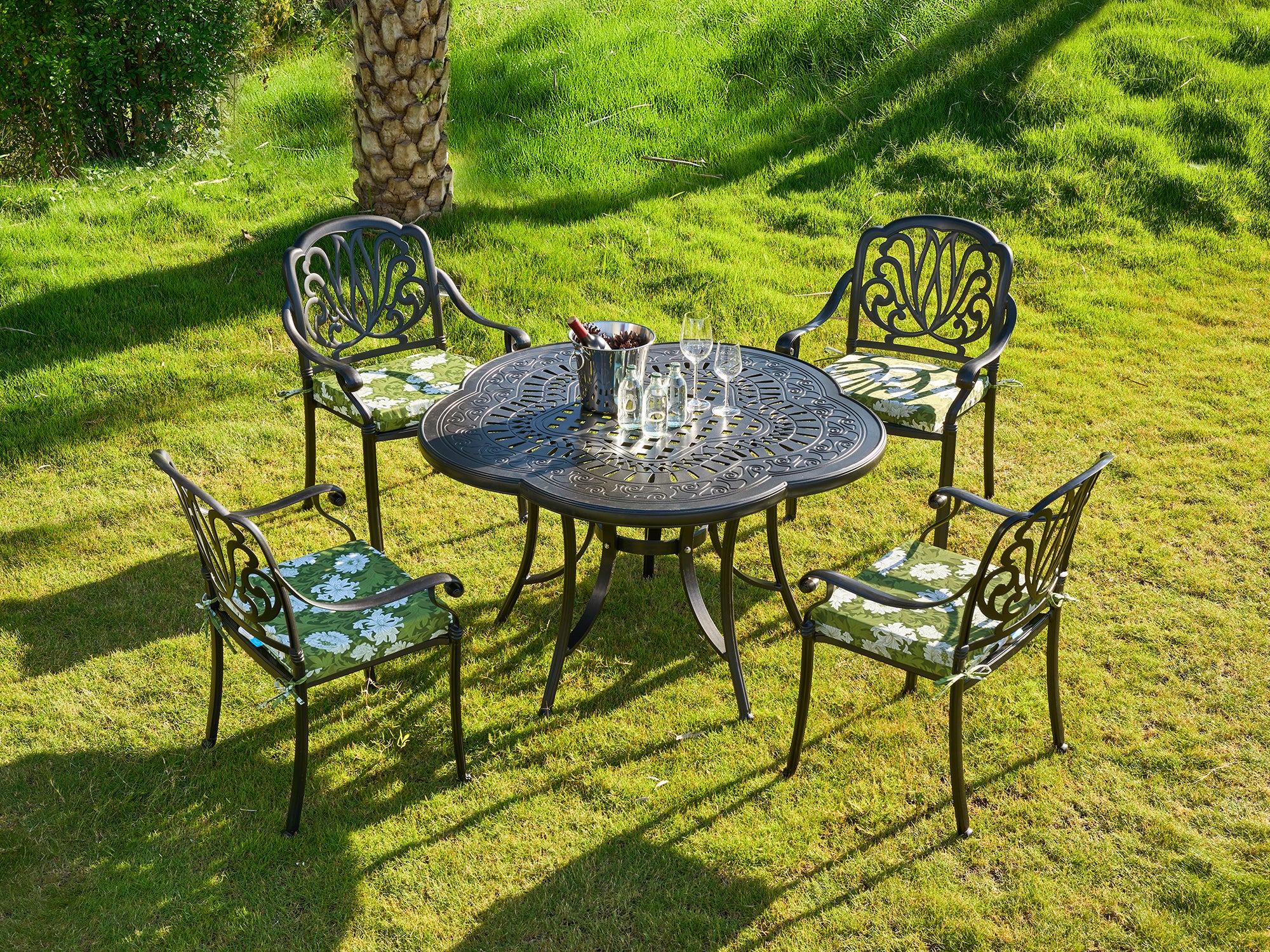 Outdoor Chair Cushions for Patio Furniture, Waterproof Outdoor Cushions, Round Corner Patio Chair Cushions Set of 4 with Ties,17"x16"x2"